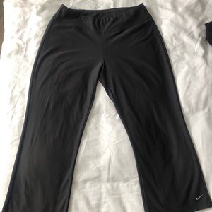 Nike dryfit capris (sz m)